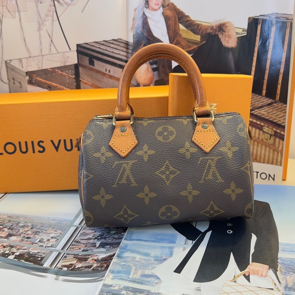 Louis Vuitton Mini Speedy Nano Duffle bag in Monogram LV Canvas Authentic - Picture 2 of 10